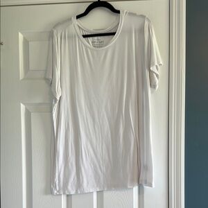 Torrid White Relaxed Short Sleeve Tee